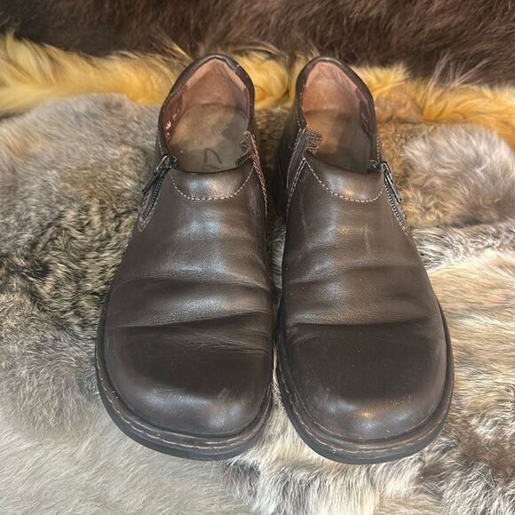 Clarks shoes 8.5 (4420) - Picture 1 of 6